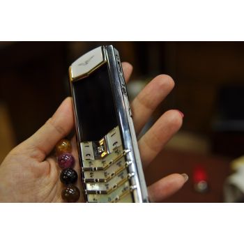 ĐIỆN THOẠI VERTU SIGNATURE S WHITE ALLIGATOR DIAMOND MOTHER OF PEARL